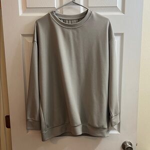 Women’s gray long sleeve